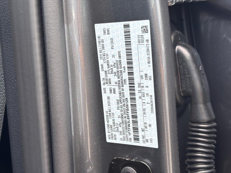 Ford F-150 Vehicle Full-screen Gallery Image 26