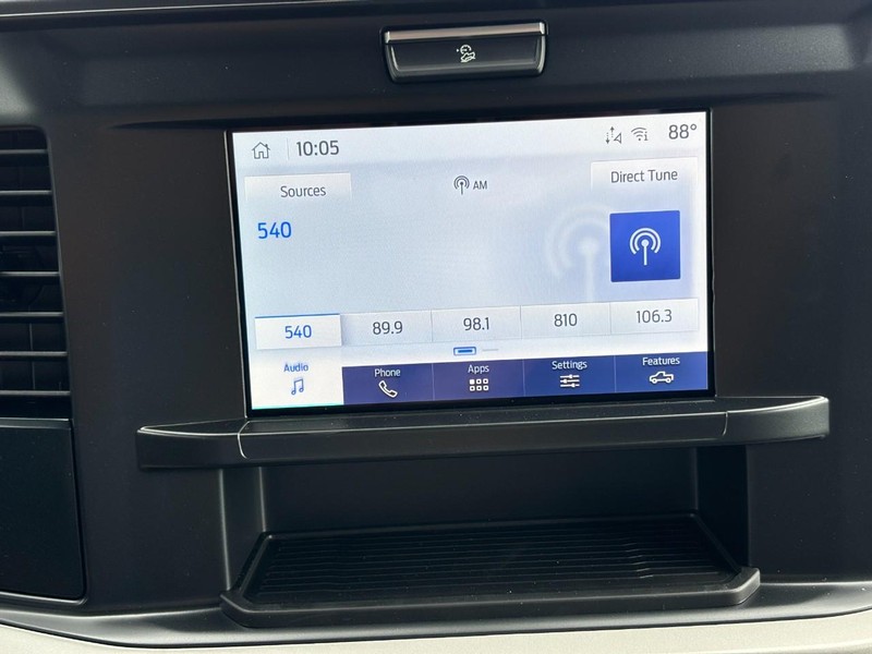 Ford Super Duty F-250 SRW Vehicle Full-screen Gallery Image 22