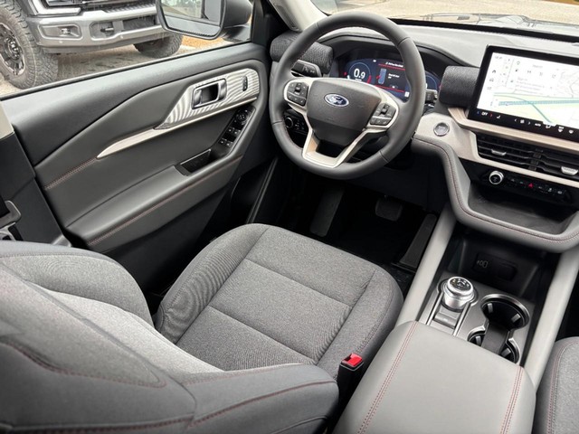 2026 Ford Explorer Active thumbnail image 13