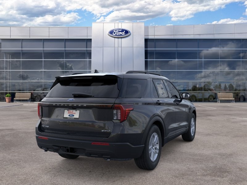 Ford Explorer Vehicle Full-screen Gallery Image 10