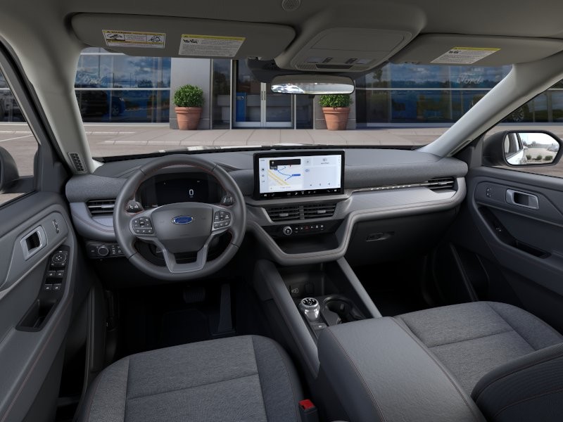 Ford Explorer Vehicle Full-screen Gallery Image 11