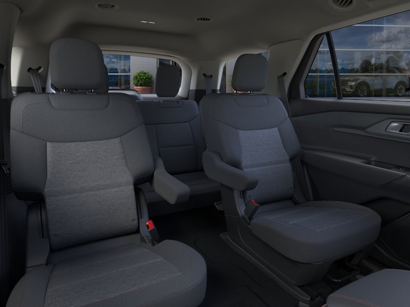 Ford Explorer Vehicle Full-screen Gallery Image 13