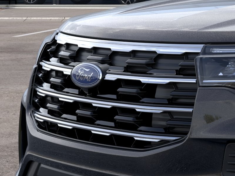 Ford Explorer Vehicle Full-screen Gallery Image 19