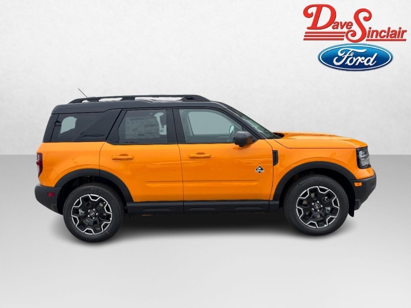 Ford Bronco Sport Vehicle Full-screen Gallery Image 05