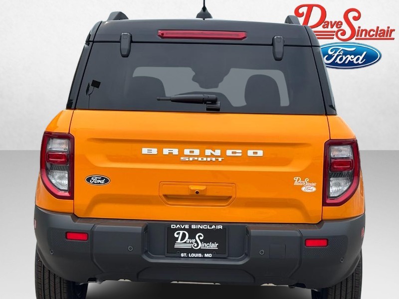 Ford Bronco Sport Vehicle Full-screen Gallery Image 08