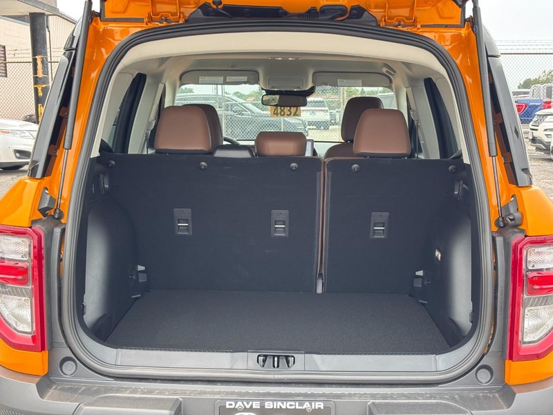 Ford Bronco Sport Vehicle Full-screen Gallery Image 11