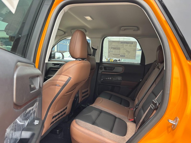 Ford Bronco Sport Vehicle Full-screen Gallery Image 13