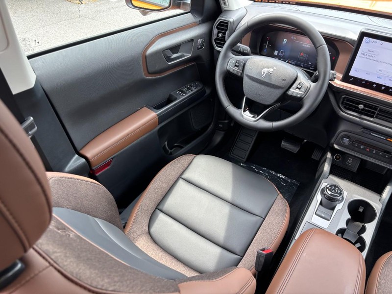 Ford Bronco Sport Vehicle Full-screen Gallery Image 14