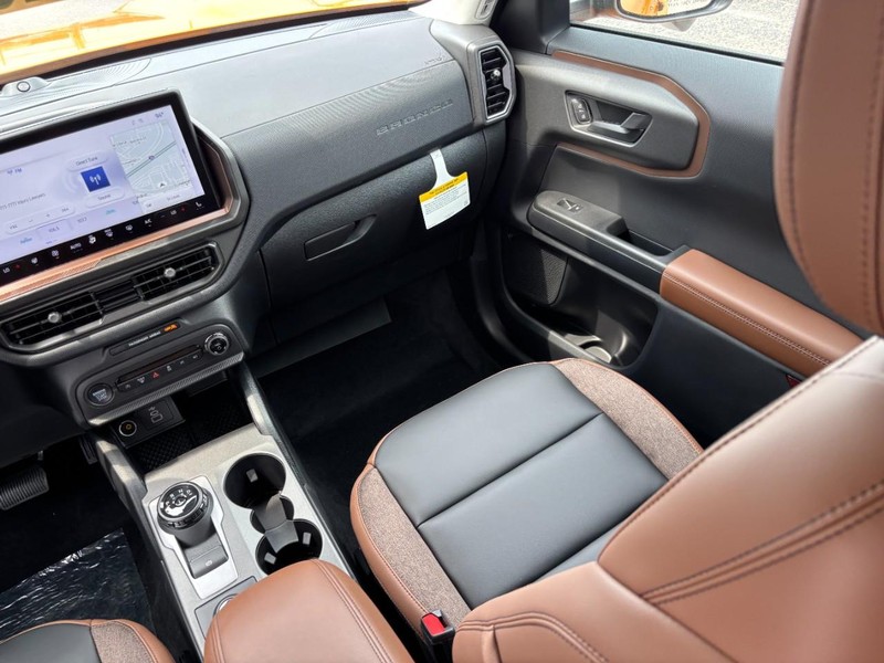 Ford Bronco Sport Vehicle Full-screen Gallery Image 16