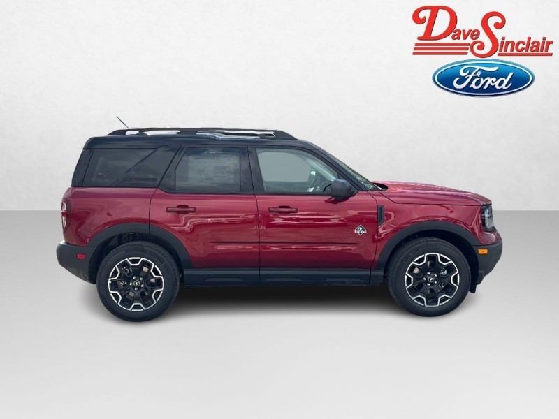 Ford Bronco Sport Vehicle Full-screen Gallery Image 05