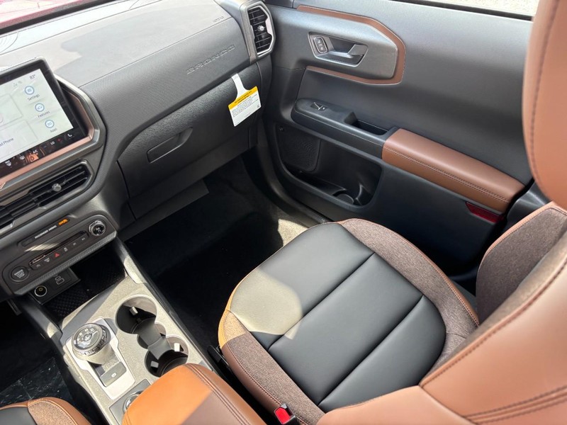 Ford Bronco Sport Vehicle Full-screen Gallery Image 15