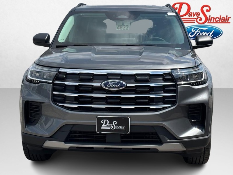 Ford Explorer Vehicle Full-screen Gallery Image 02