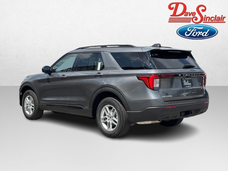 Ford Explorer Vehicle Full-screen Gallery Image 09