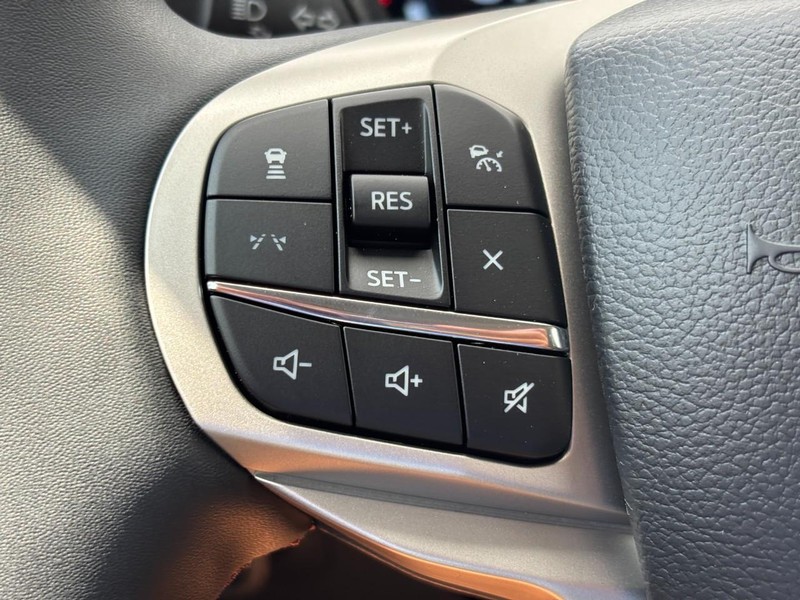 Ford Explorer Vehicle Full-screen Gallery Image 20