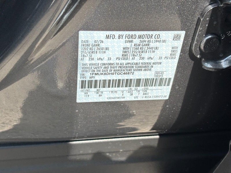 Ford Explorer Vehicle Full-screen Gallery Image 25
