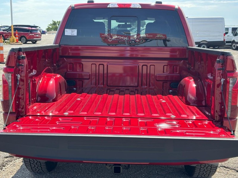 Ford F-150 Vehicle Full-screen Gallery Image 11