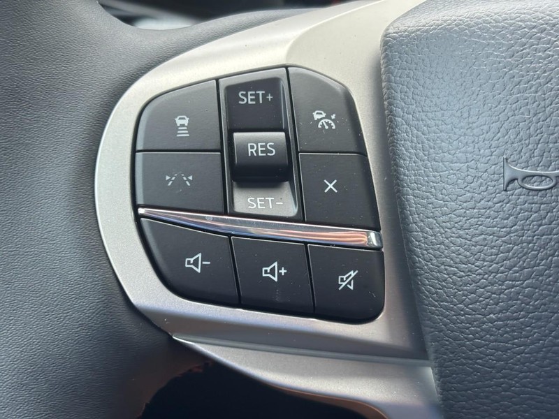 Ford Explorer Vehicle Full-screen Gallery Image 20