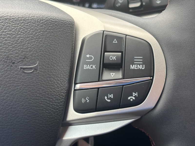Ford Explorer Vehicle Full-screen Gallery Image 21