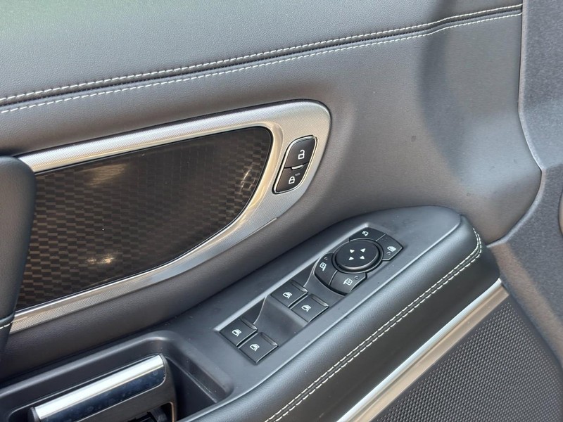 Ford Expedition Max Vehicle Full-screen Gallery Image 19