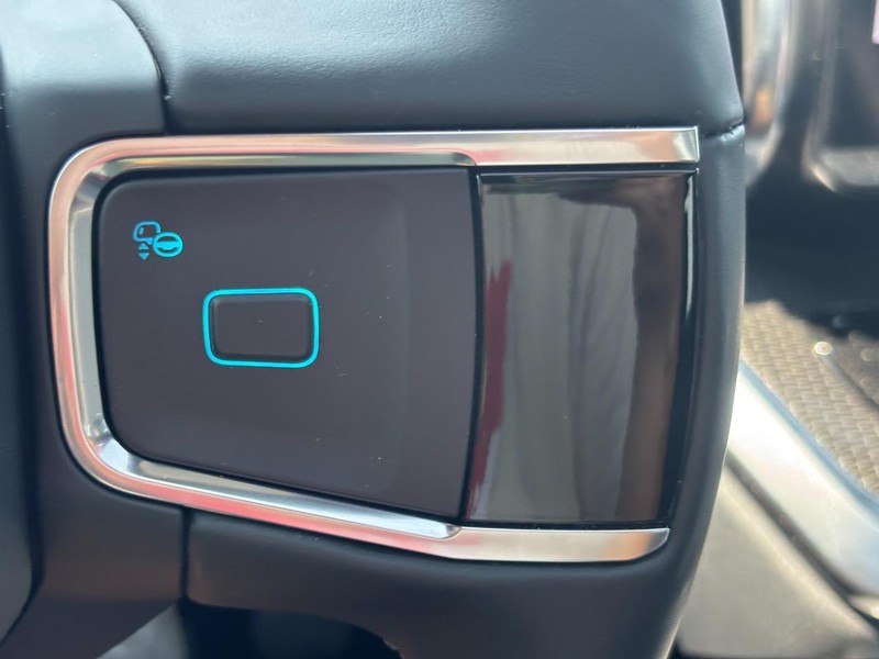 Ford Expedition Max Vehicle Full-screen Gallery Image 21