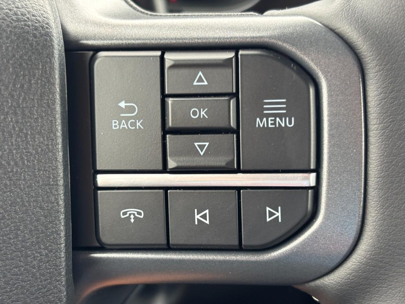 Ford Super Duty F-250 SRW Vehicle Full-screen Gallery Image 20