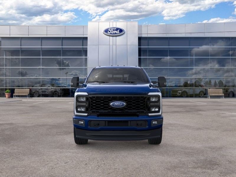Ford Super Duty F-250 SRW Vehicle Full-screen Gallery Image 08