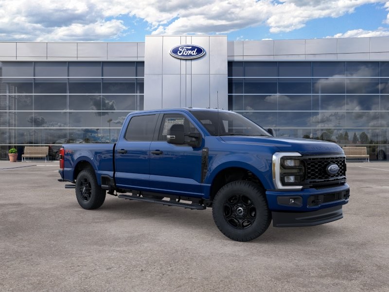 Ford Super Duty F-250 SRW Vehicle Full-screen Gallery Image 09