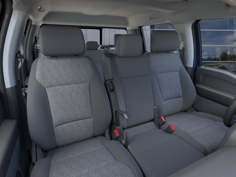Ford Super Duty F-250 SRW Vehicle Full-screen Gallery Image 12