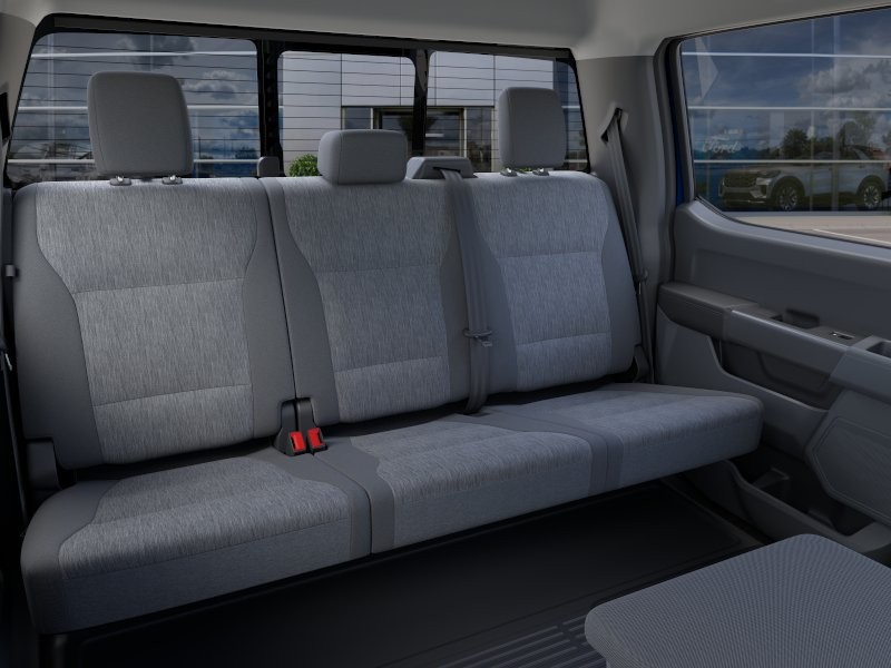 Ford Super Duty F-250 SRW Vehicle Full-screen Gallery Image 13