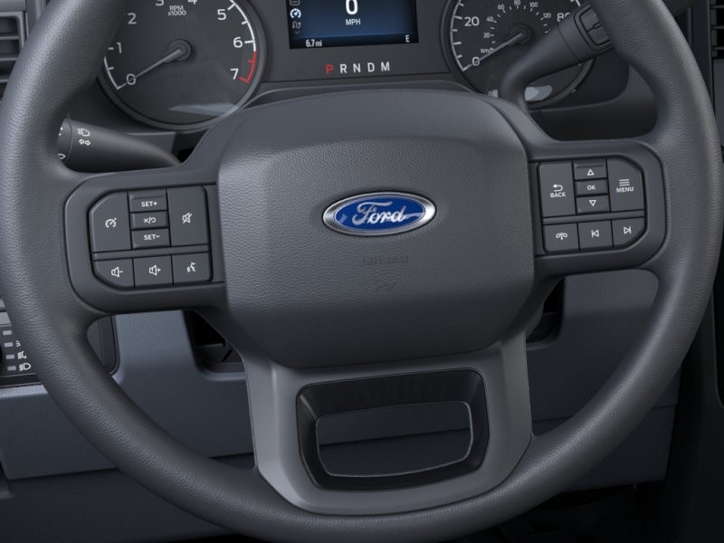 Ford Super Duty F-250 SRW Vehicle Full-screen Gallery Image 14