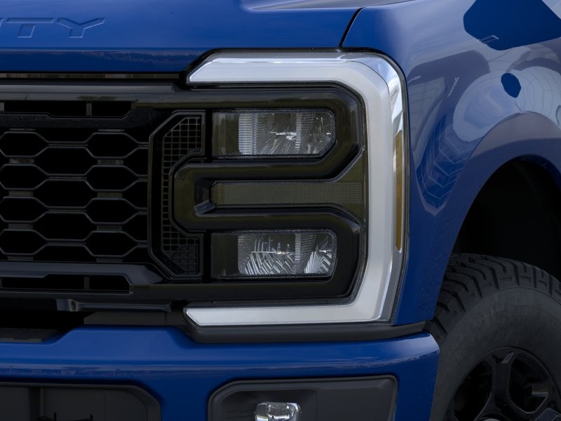 Ford Super Duty F-250 SRW Vehicle Full-screen Gallery Image 20