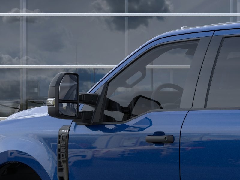 Ford Super Duty F-250 SRW Vehicle Full-screen Gallery Image 22
