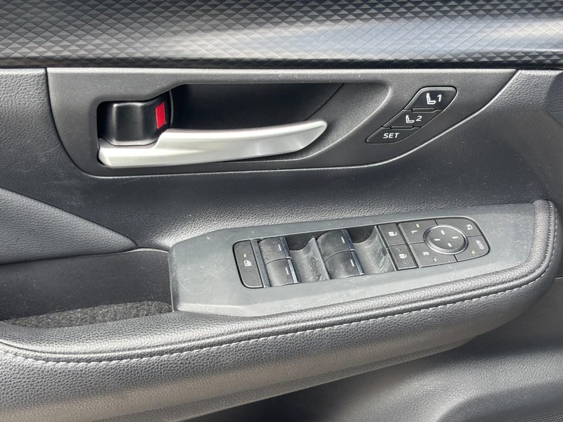 Toyota Grand Highlander Vehicle Full-screen Gallery Image 19