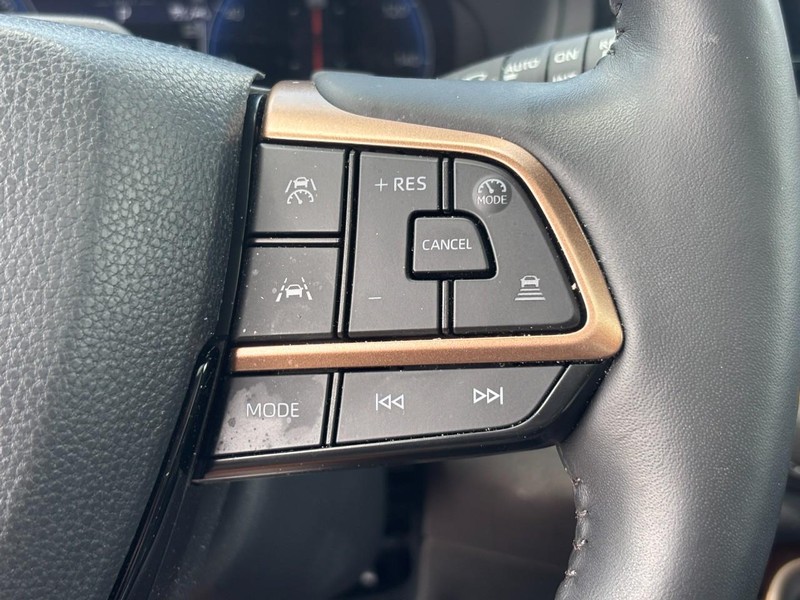 Toyota Grand Highlander Vehicle Full-screen Gallery Image 21