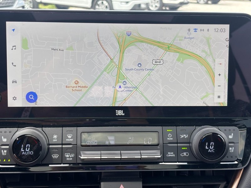 Toyota Grand Highlander Vehicle Full-screen Gallery Image 23