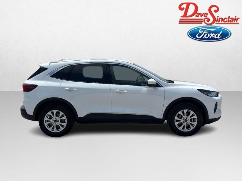 Ford Escape Vehicle Full-screen Gallery Image 05