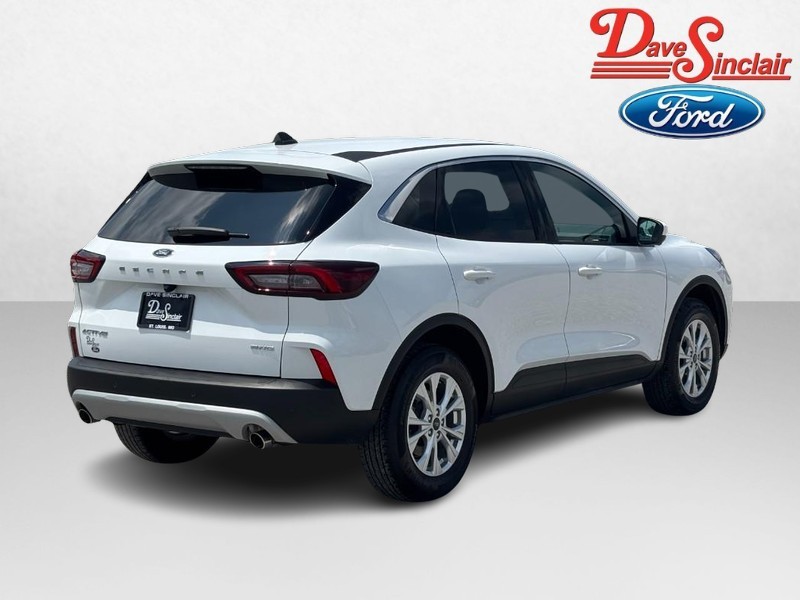 Ford Escape Vehicle Full-screen Gallery Image 07