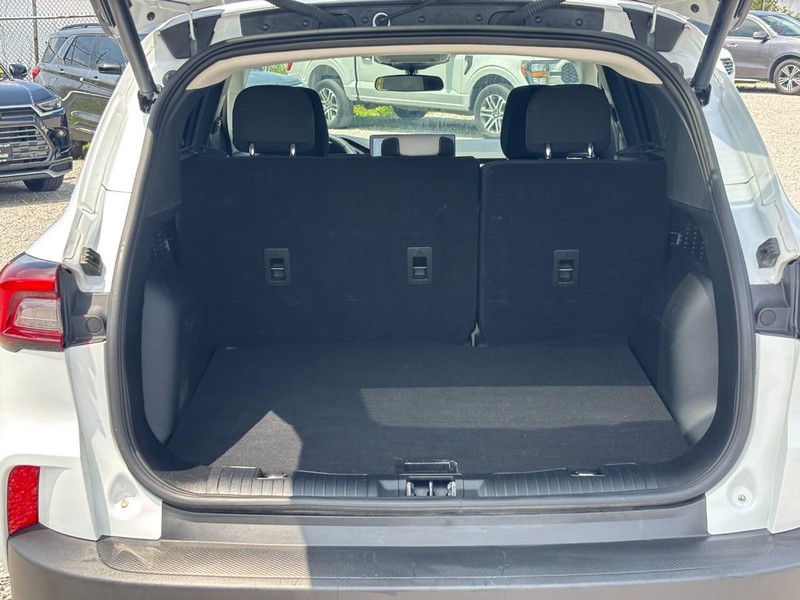 Ford Escape Vehicle Full-screen Gallery Image 11