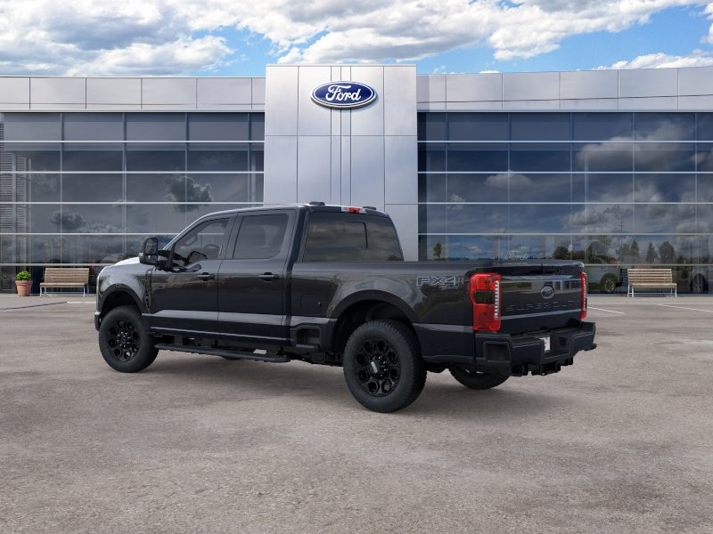 Ford Super Duty F-250 SRW Vehicle Full-screen Gallery Image 05