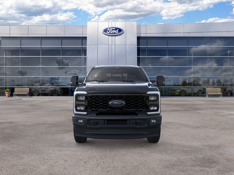 Ford Super Duty F-250 SRW Vehicle Full-screen Gallery Image 08