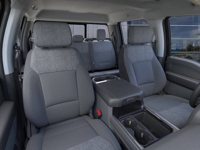 Ford Super Duty F-250 SRW Vehicle Full-screen Gallery Image 12
