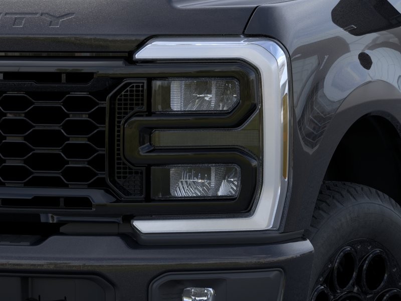Ford Super Duty F-250 SRW Vehicle Full-screen Gallery Image 20