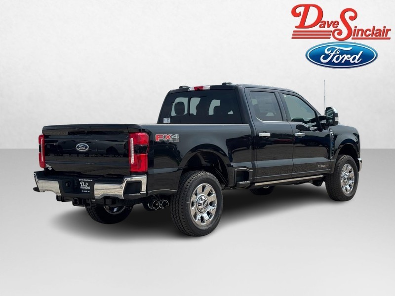 Ford Super Duty F-250 SRW Vehicle Full-screen Gallery Image 07