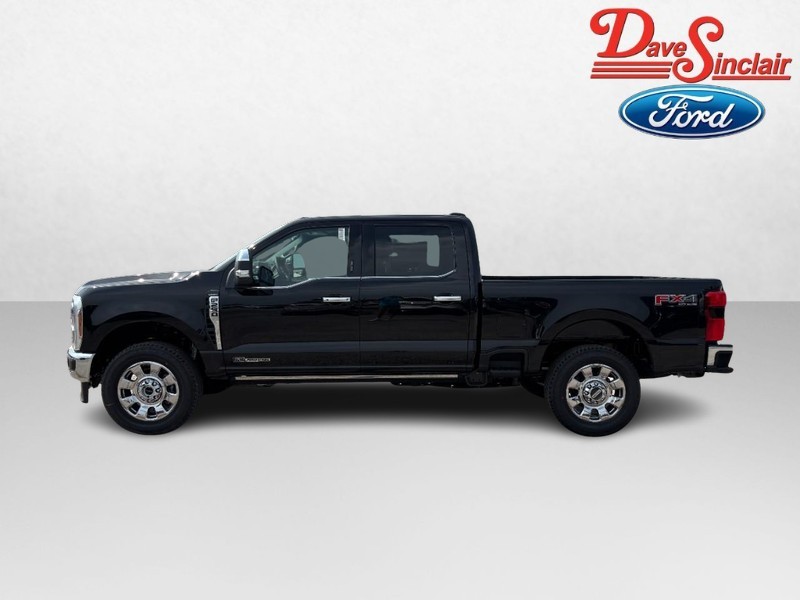 Ford Super Duty F-250 SRW Vehicle Full-screen Gallery Image 10