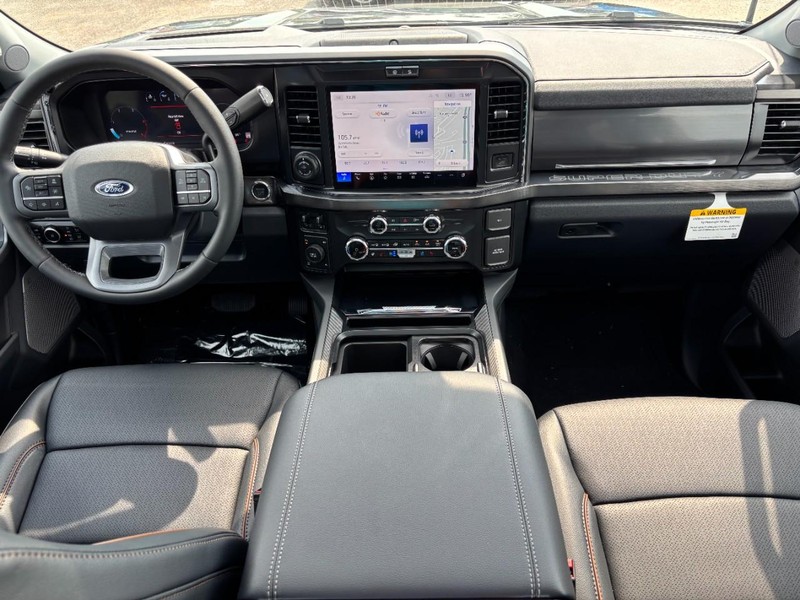 Ford Super Duty F-250 SRW Vehicle Full-screen Gallery Image 15