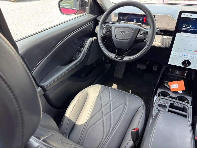 Ford Mustang Mach-E Vehicle Full-screen Gallery Image 14