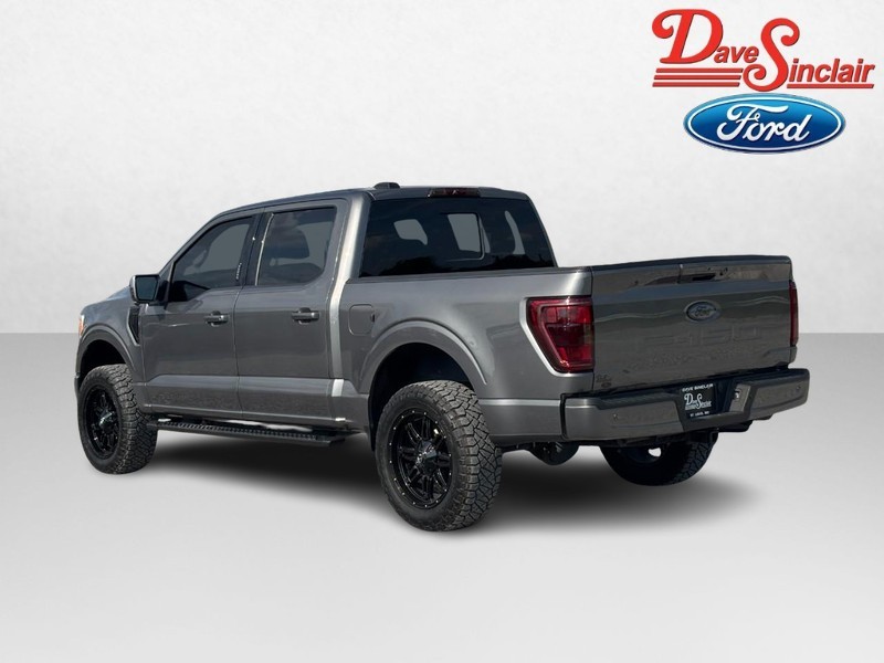 Ford F-150 Vehicle Full-screen Gallery Image 09