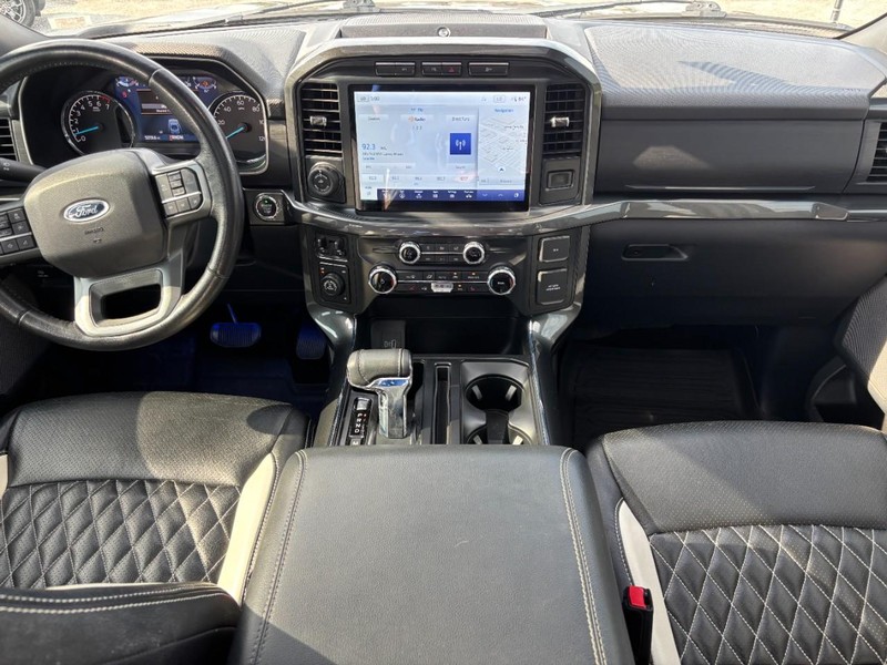 Ford F-150 Vehicle Full-screen Gallery Image 15