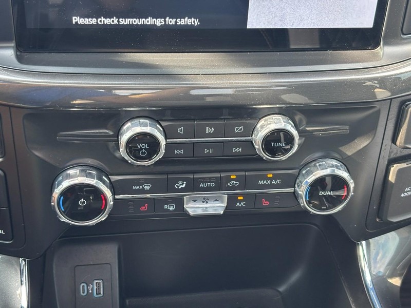 Ford F-150 Vehicle Full-screen Gallery Image 25