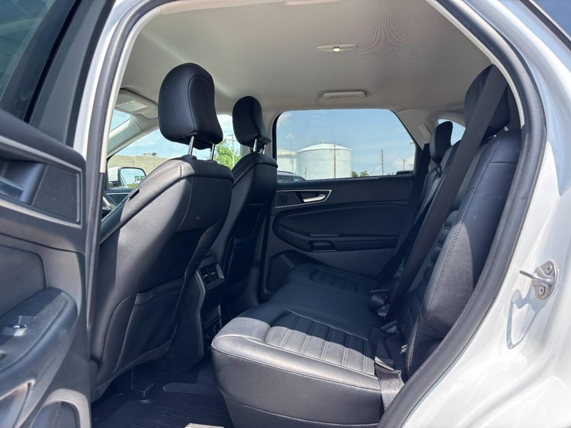 Ford Edge Vehicle Image 13